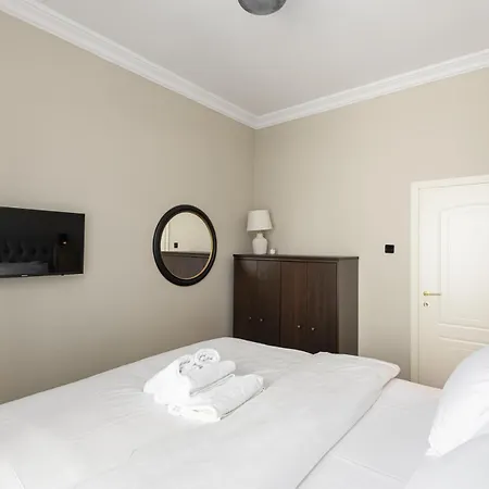 Primavera Seafront Apt By Halu! Next To White Tower Thessaloniki Exterior photo