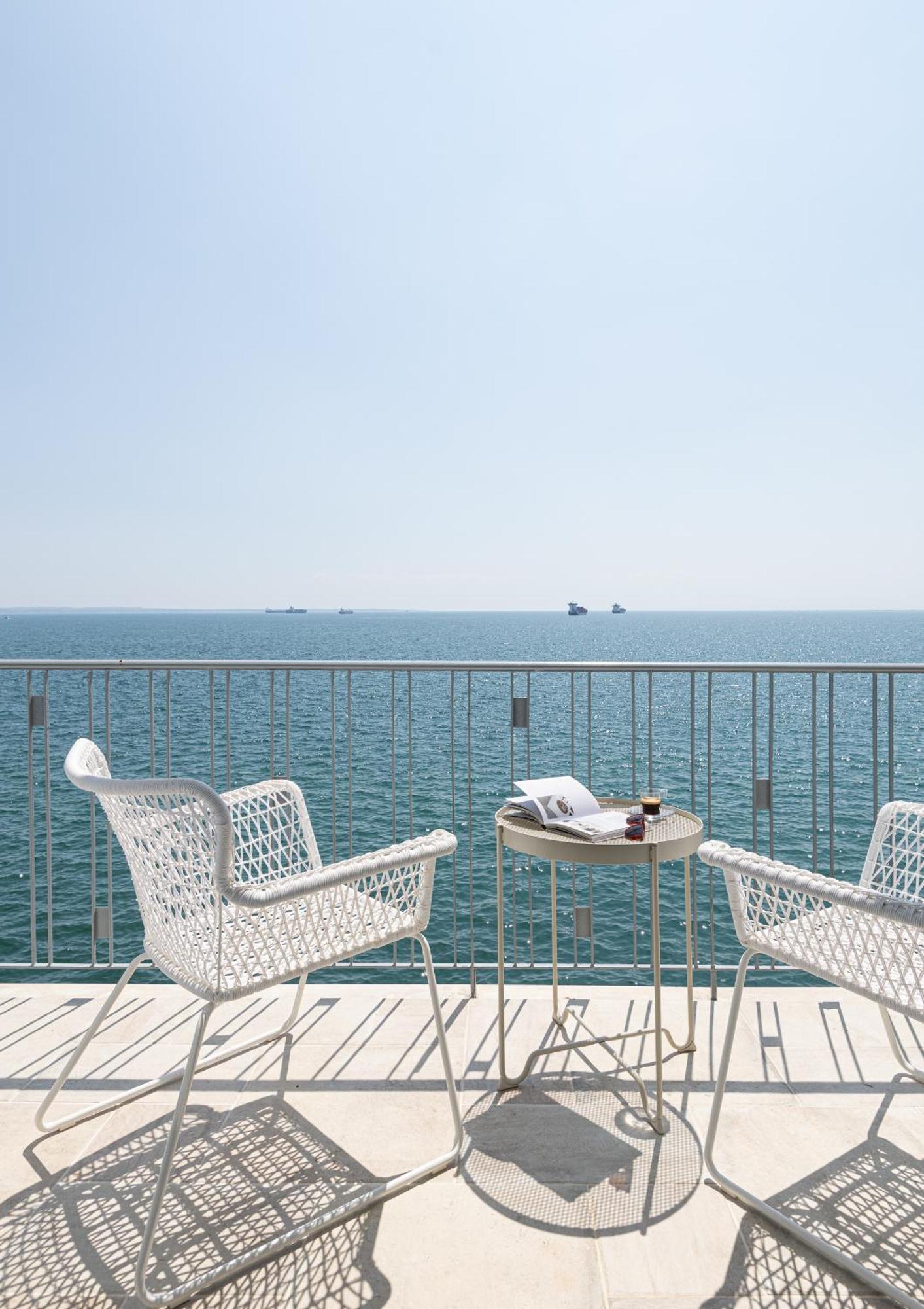 Primavera Seafront By Halu! Next To White Tower Apartment